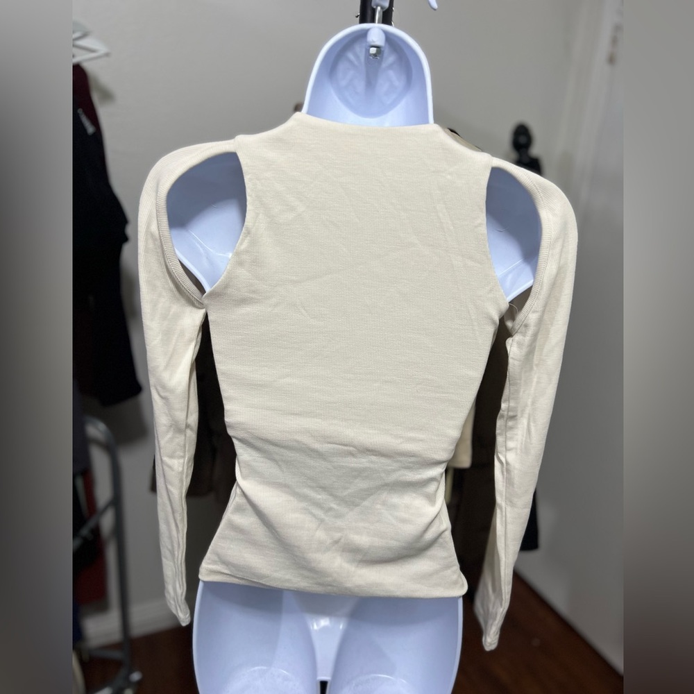 OGL Cream Long Sleeve Cutout Shoulder Top - Picture 6 of 8